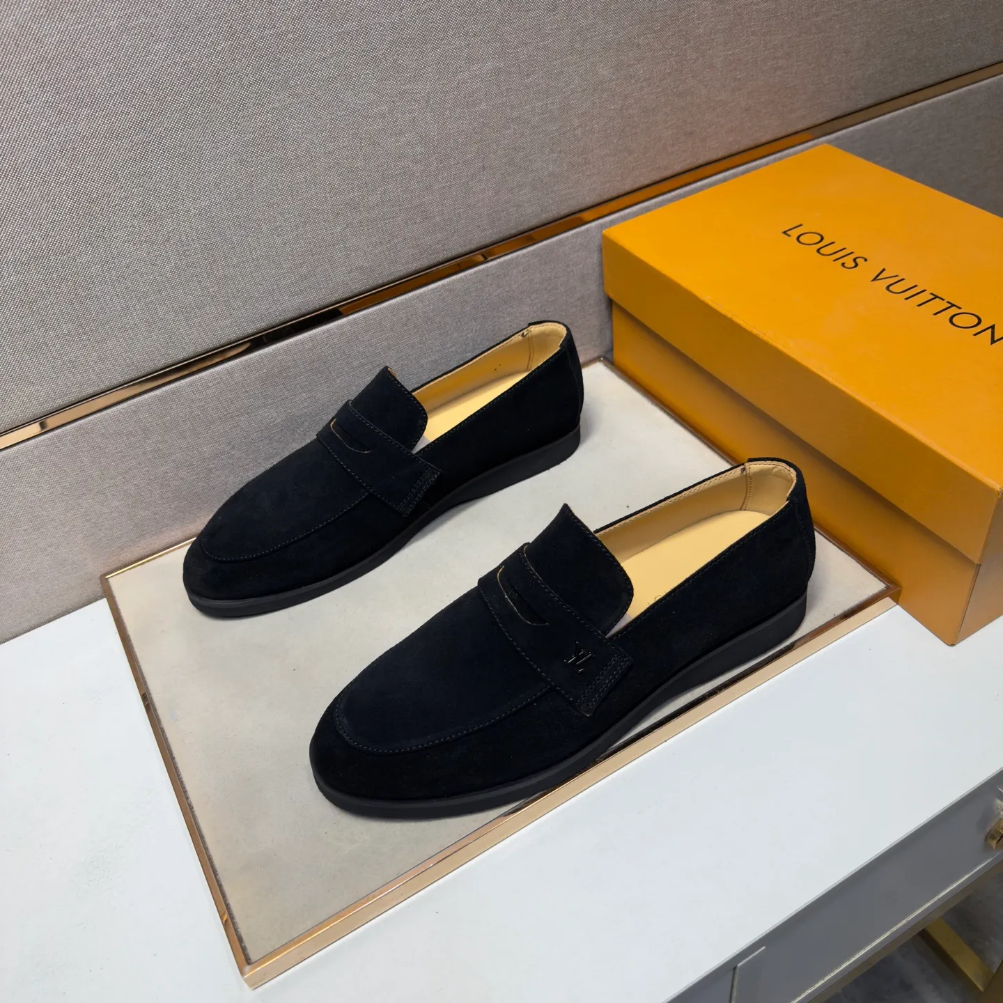 Men's men's shoes 💰pp442 [LV～] Men's casual shoes 2026z cabinet sales simultaneously 🔶Size: 38-44 #️⃣ 🔷4 colors🔜The upper is made of cowhide stitching ➕Cowhide lining, comfortable and breathable, sole: original comfortable and wear-resistant outsole, ⚠️real thing📱photographed🎬real thing is better📢📢📢
